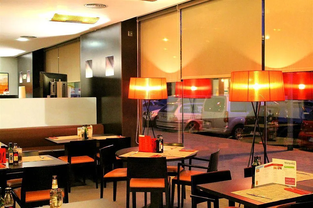 Hotel Ibis Barcelona Molins De Rei 2*,  Hiszpania