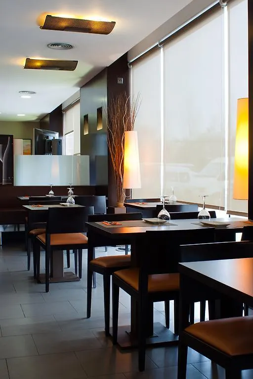 Hotel Ibis Barcelona Molins De Rei 2*,  Hiszpania