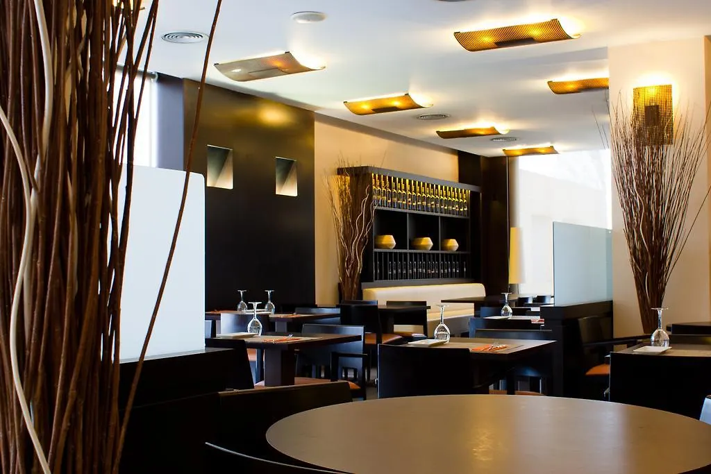 Hotel Ibis Barcelona Molins De Rei 2*,