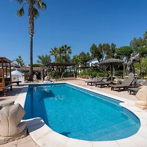 Cardona Villa Montecristo