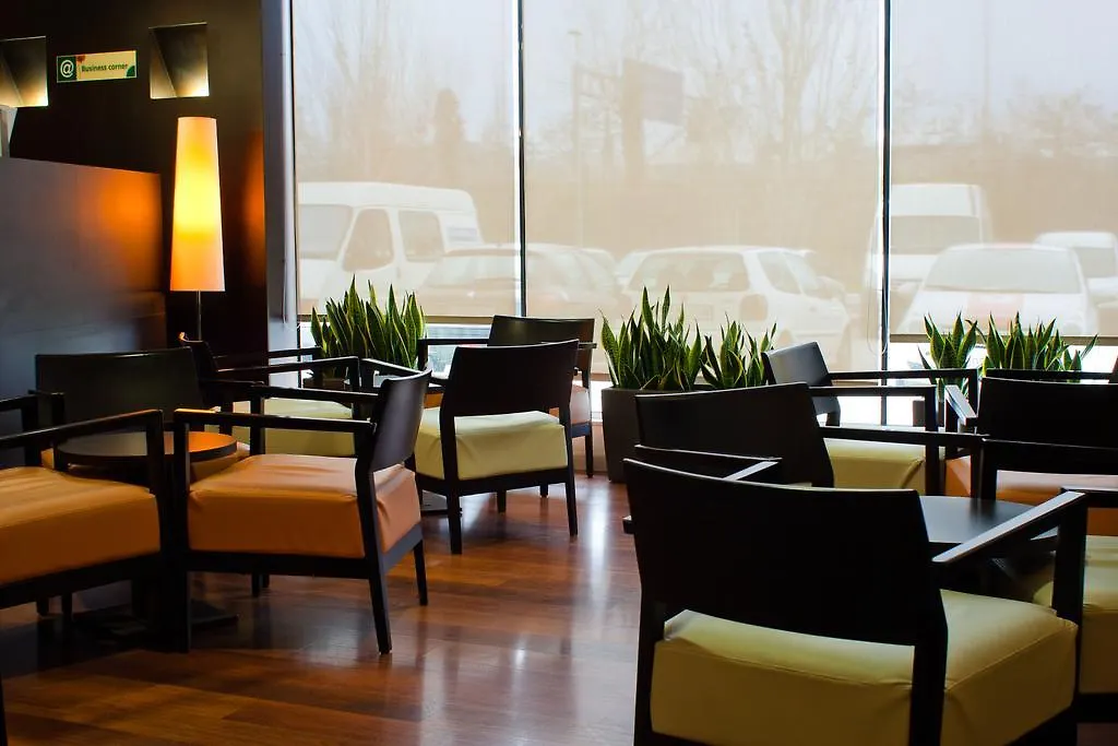 Ibis Barcelona Molins De Rei Hotel 2*,