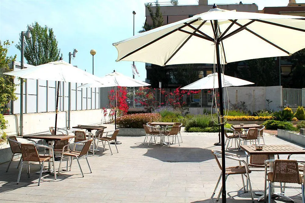 Ibis Barcelona Molins De Rei Hotel 2*,