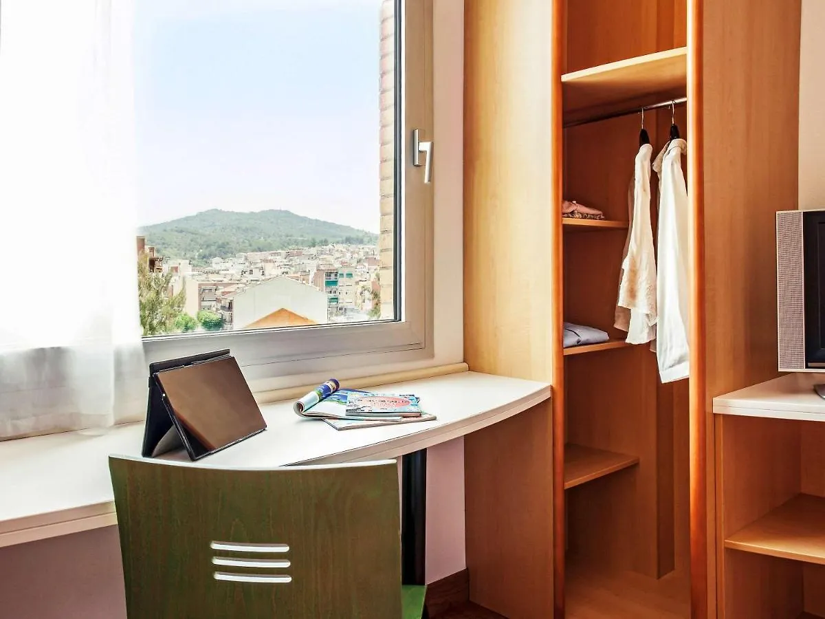 Ibis Barcelona Molins De Rei Hotel 2*,